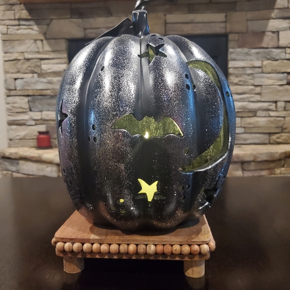 Viral Halloween! Gorgeous LED Pumpkin-NWT - Picture 5 of 7
